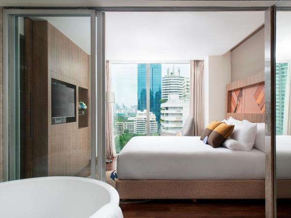 Novotel Bangkok Sukhumvit 20 : photo 2 de la chambre suite exécutive avec lit king-size