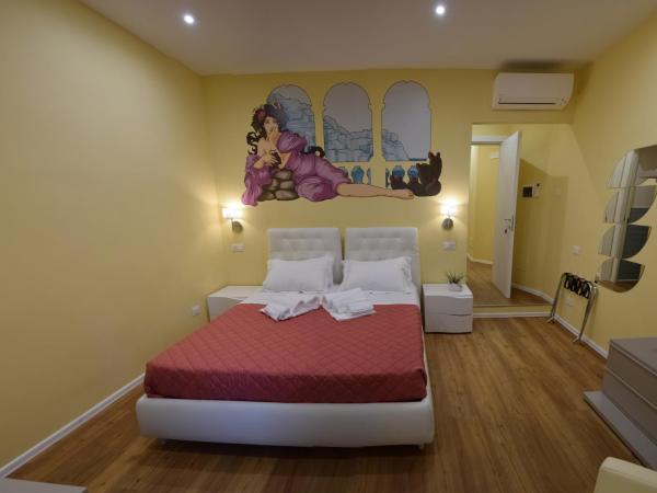 Le Veneri Del Golfo : photo 8 de la chambre grande chambre double 