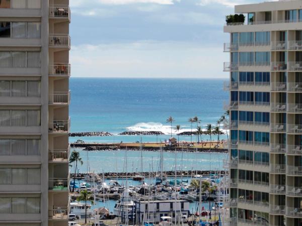 Ramada Plaza by Wyndham Waikiki : photo 4 de la chambre suite studio lit king-size - non-fumeurs