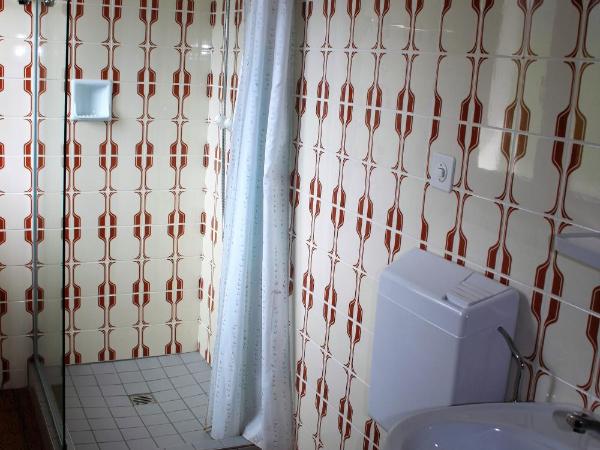 La Cordée : photo 2 de la chambre chambre quadruple avec salle de bains commune