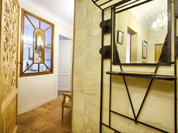 Le Clos De Saint Seurin : photo 4 de la chambre suite - vue sur jardin