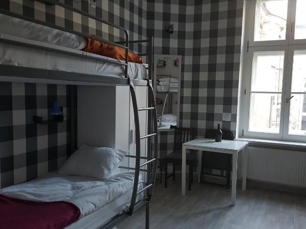 Hostel Lwowska 11 : photo 6 de la chambre lit dans dortoir mixte de 6 lits