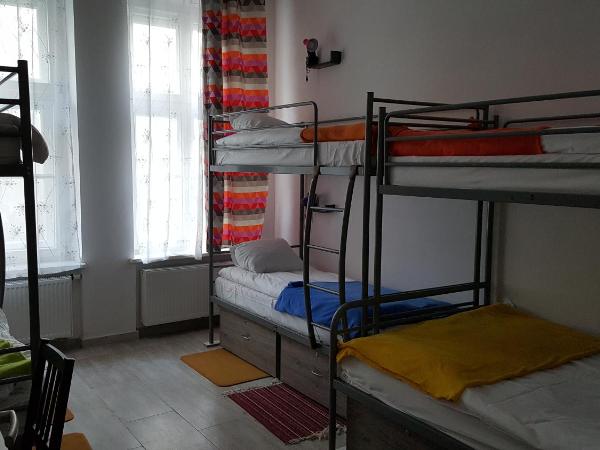Hostel Lwowska 11 : photo 1 de la chambre lit dans dortoir mixte de 6 lits