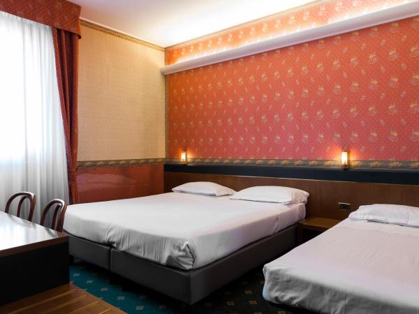 Hotel Des Etrangers : photo 4 de la chambre chambre triple