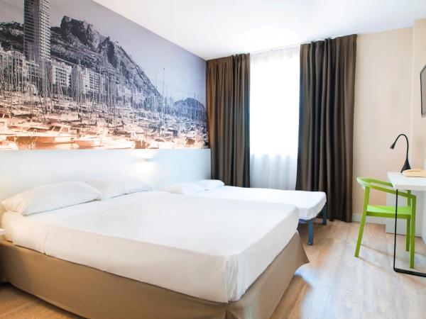 B&B HOTEL Alicante : photo 1 de la chambre chambre familiale (2 adultes + 1 enfant)