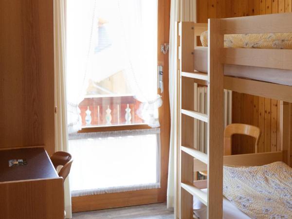 Hotel Edelweiss : photo 3 de la chambre chambre Économique avec lits superposés