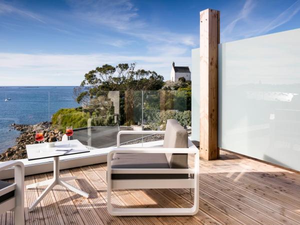 Relais & Châteaux Le Brittany & Spa : photo 7 de la chambre chambre de luxe batz avec terrasse - vue sur mer