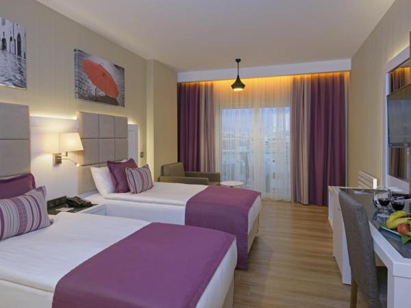 Asia Beach Resort & Spa Hotel : photo 4 de la chambre suite