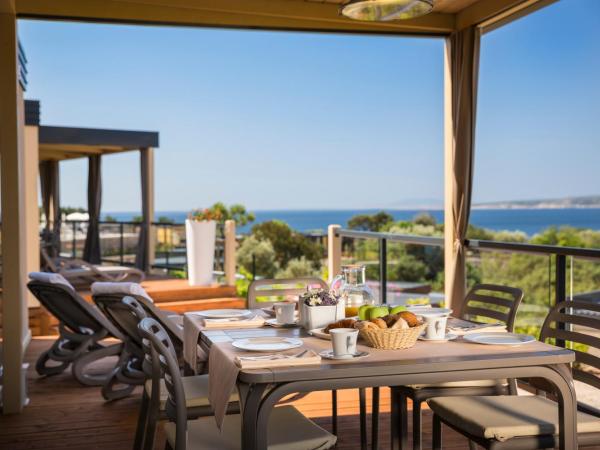 Valamar Camping Krk : photo 4 de la chambre bella vista home for 4+2 spectacular seaview