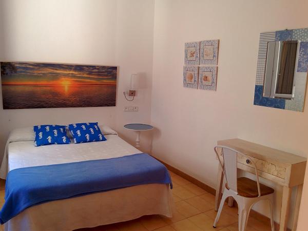 Hostal Enriqueta : photo 8 de la chambre chambre double avec 1 lit double