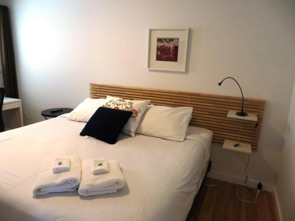 The Inn on College : photo 4 de la chambre chambre standard lit queen-size avec salle de bains privative