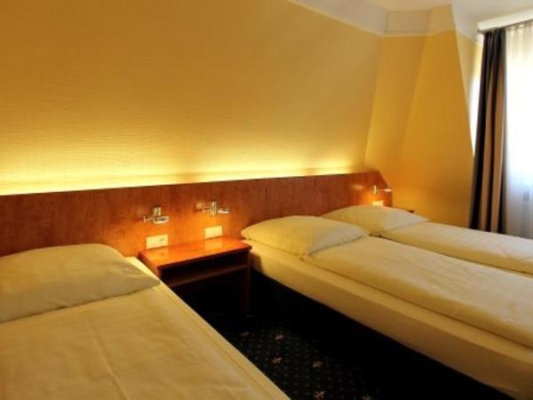 Aparthotel Astro - Nichtraucherhotel : photo 5 de la chambre chambre triple