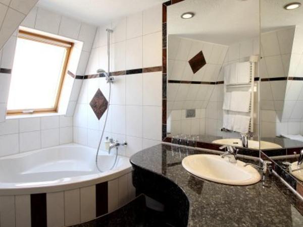 Aparthotel Astro - Nichtraucherhotel : photo 6 de la chambre chambre triple