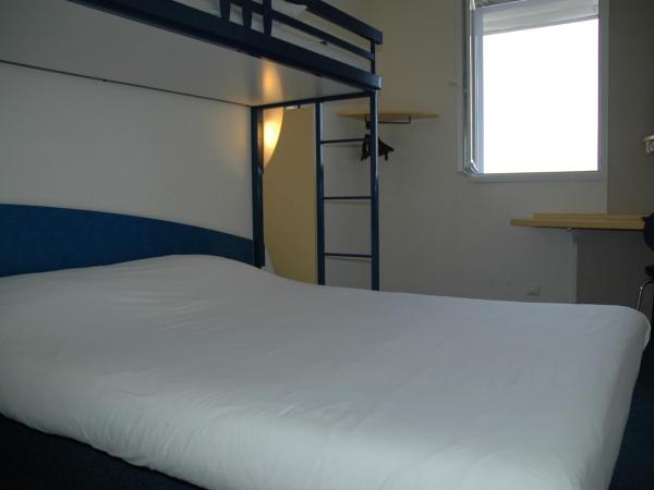 ibis budget Libourne : photo 3 de la chambre chambre double avec lit superpos
