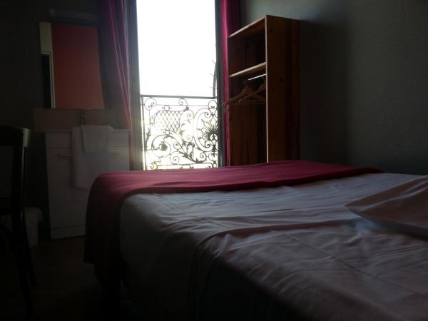 Hipotel Paris Bastille Saint Antoine : photo 4 de la chambre chambre simple confort avec douche et toilettes communes