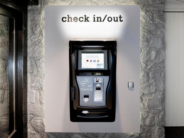 Morosani Fiftyone - the room only Hotel : photo 5 de la chambre grande chambre design