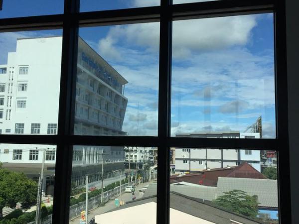 Chiangmai HomeTeL : photo 4 de la chambre chambre lits jumeaux - vue sur montagne