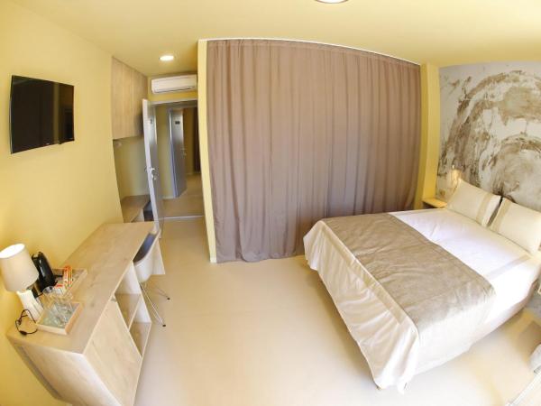 Kai Boutique Studio & Rooms : photo 10 de la chambre chambre double deluxe avec balcon