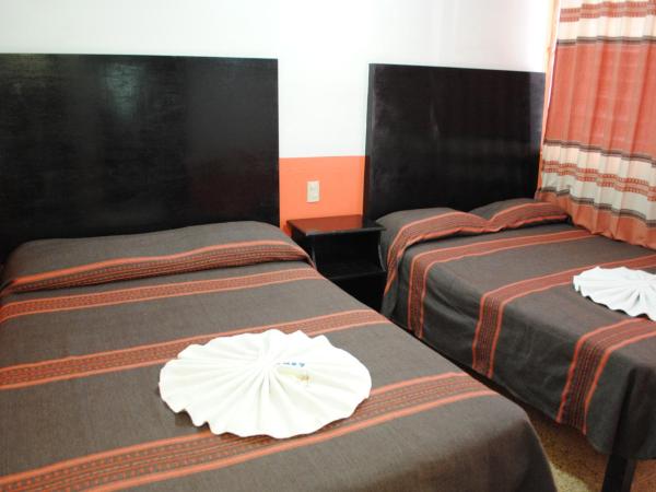 Hotel Jiménez : photo 1 de la chambre chambre quadruple