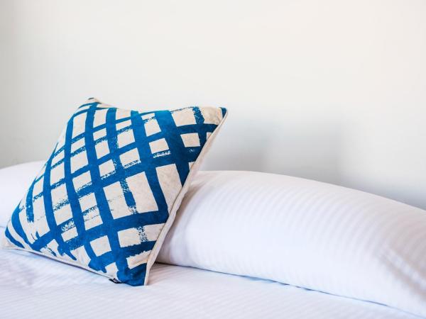 Melton Hotel Auburn : photo 6 de la chambre economy king & single with shared bathroom