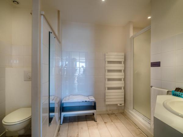 Hotel La Marine, Vieux Port : photo 2 de la chambre chambre familiale - côté port