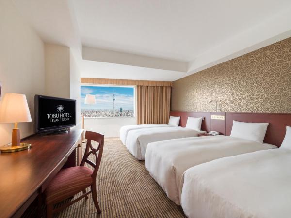 Tobu Hotel Levant Tokyo : photo 2 de la chambre chambre quadruple - vue sur tokyo skytree - non-fumeurs
