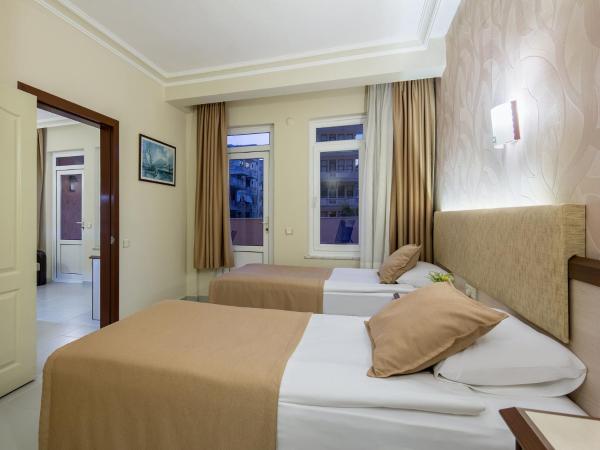 May Flower Apart Hotel : photo 5 de la chambre appartement avec terrasse