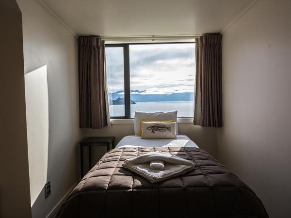 Hawea Hotel : photo 10 de la chambre chambre d’hôtel familiale avec mezzanine et salle de bains privative - vue sur lac