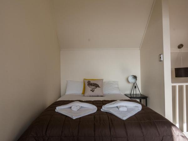 Hawea Hotel : photo 3 de la chambre chambre d’hôtel familiale standard avec mezzanine et salle de bains privative - vue sur lac