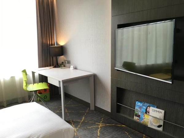 The Cityview - Chinese YMCA of Hong Kong : photo 1 de la chambre premier plus double double room