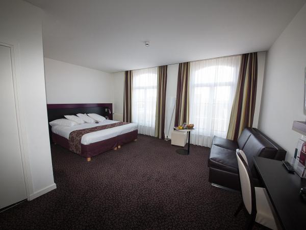 Mercure Lille Roubaix Grand Hôtel : photo 3 de la chambre suite avec 1 lit double et 1 canapé-lit
