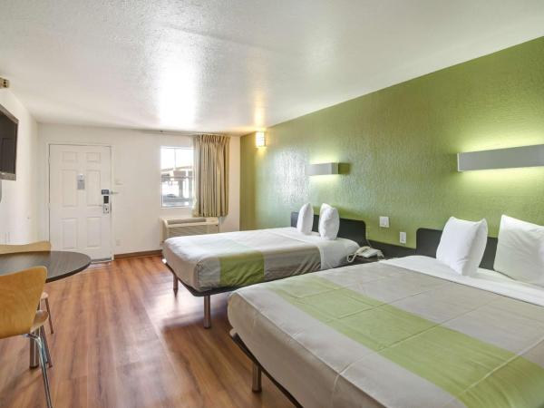 Motel 6-Dallas, TX - Forest Lane : photo 9 de la chambre chambre 2 lits queen-size - non-fumeurs