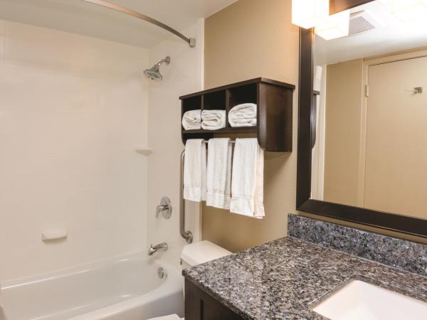 La Quinta by Wyndham San Diego Mission Bay : photo 5 de la chambre chambre lit queen-size