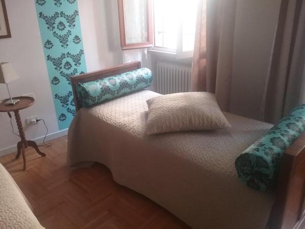 B&B Barberia : photo 4 de la chambre chambre triple avec salle de bains privative séparée