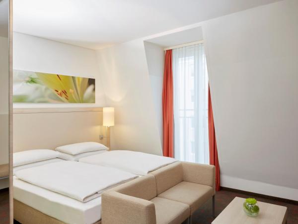 H+ Hotel München : photo 1 de la chambre chambre double supérieure