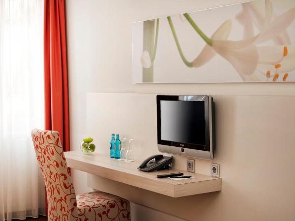 H+ Hotel München : photo 6 de la chambre studio d'affaires