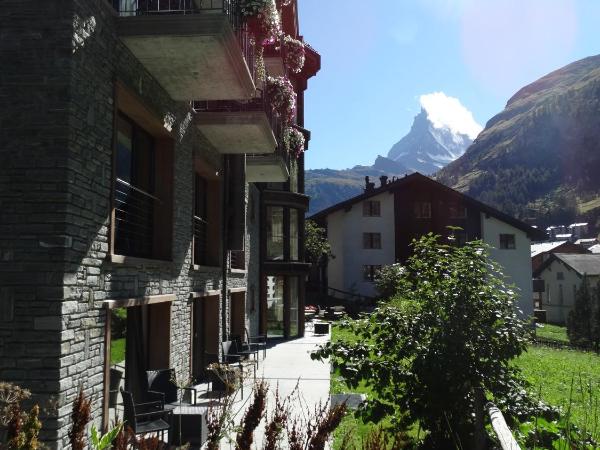 Hotel Phoenix : photo 1 de la chambre chambre double standard - vue sur mont cervin depuis balcon