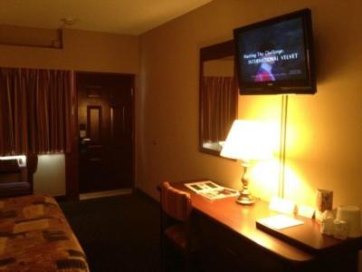 Assiniboine Gordon Inn on the Park : photo 2 de la chambre chambre lit queen-size deluxe