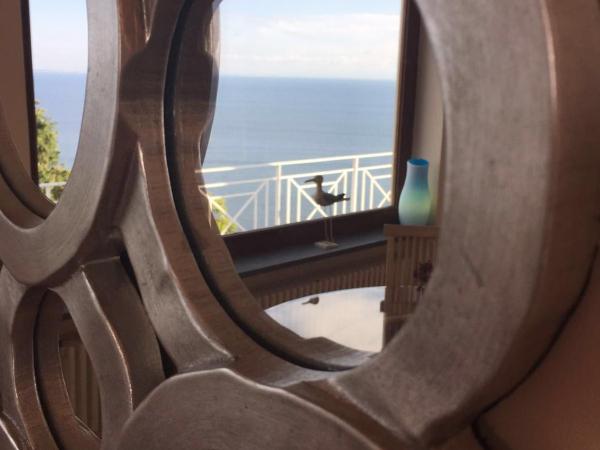 Agapanto Luxury Accommodation : photo 6 de la chambre appartement de luxe 3 chambres - vue sur mer