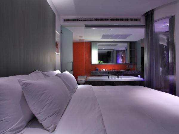 LiT BANGKOK Hotel : photo 2 de la chambre suite full spectrum