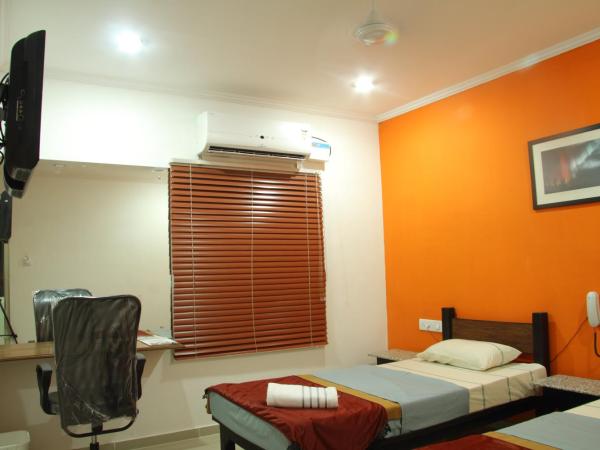 Deccan Comforts : photo 4 de la chambre chambre double de luxe - climatisation