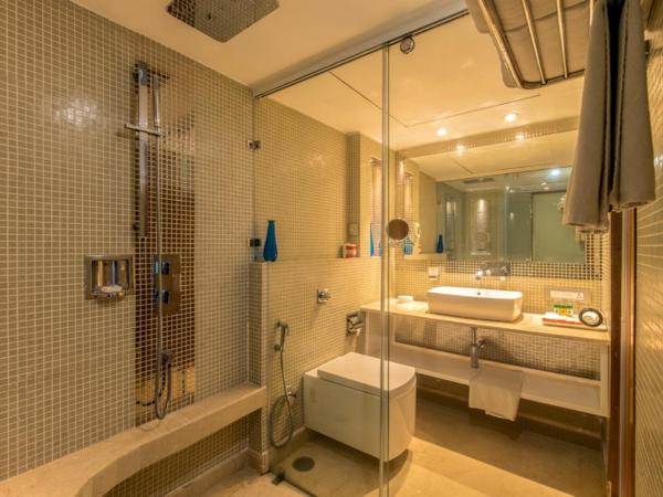 Howard Plaza The Fern, Agra : photo 6 de la chambre suite noisette