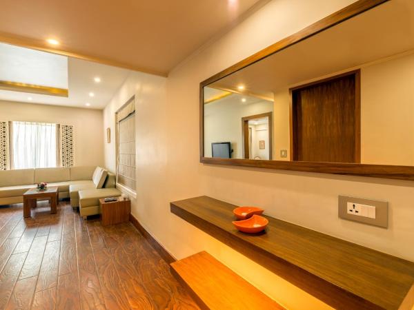 Howard Plaza The Fern, Agra : photo 5 de la chambre suite noisette