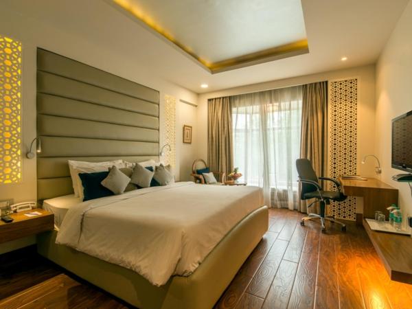 Howard Plaza The Fern, Agra : photo 3 de la chambre suite noisette