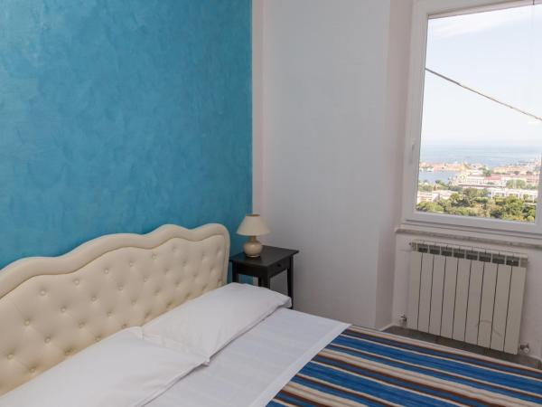 88 Miglia : photo 2 de la chambre family room with sea view - separate building