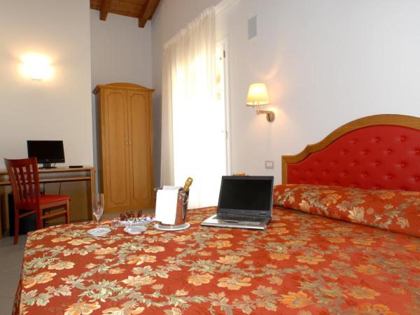 Villa Aretusi : photo 2 de la chambre chambre double