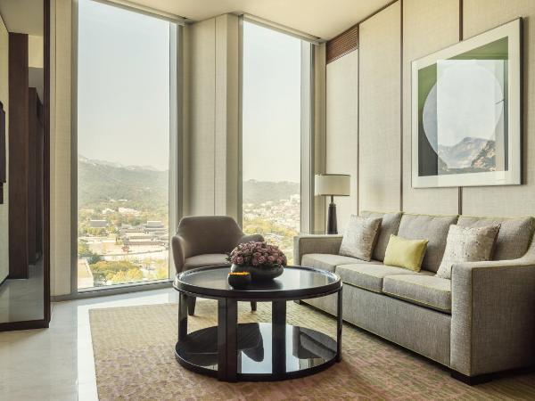 Four Seasons Hotel Seoul : photo 5 de la chambre suite lit king-size exécutive - vue sur palais