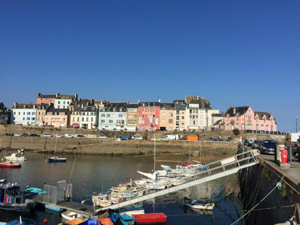 Appartement Design III - Port du Rosmeur - Douarnenez : photo 5 de la chambre appartement - vue sur mer