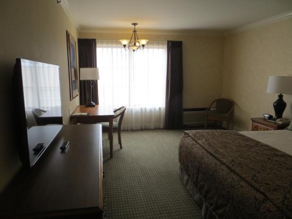 Cow Hollow Inn and Suites : photo 4 de la chambre chambre lit king-size deluxe