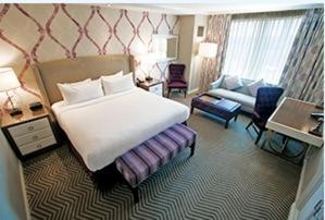 Harrah's New Orleans Hotel & Casino : photo 2 de la chambre chambre lit king-size première - vue sur rivière